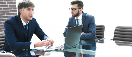 Contrat de collaboration requalifi&eacute; en contrat de travail