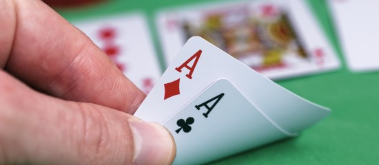 Les gains issus de la pratique r&eacute;guli&egrave;re du poker sont imposables