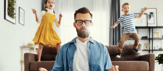 Covid-19&nbsp;: un arr&ecirc;t de travail pour les non-salari&eacute;s devant garder leur enfant