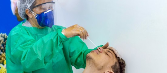 Des tests antig&eacute;niques possibles dans les entreprises