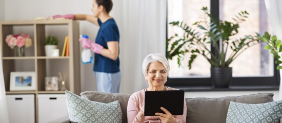 Cr&eacute;dit d&rsquo;imp&ocirc;t pour l&rsquo;emploi d&rsquo;un salari&eacute; &agrave; domicile&nbsp;: les d&eacute;penses &eacute;ligibles