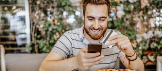 L&rsquo;iPhone se transforme en terminal de paiement pour les commer&ccedil;ants