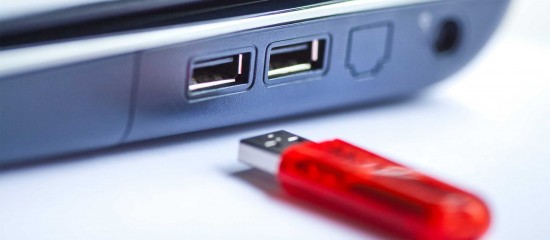 Cl&eacute; USB non connect&eacute;e&nbsp;: l&rsquo;employeur peut-il librement la consulter&nbsp;?